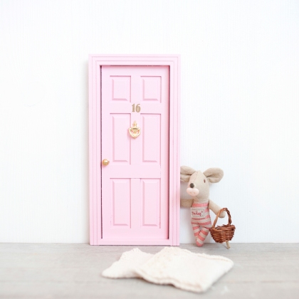 Puerta ratoncito Pérez clásica rosa